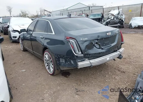 2017 Cadillac Ct6 Luxury z USA, uszkodzony, nr VIN 1G6KD5RS6HU171342